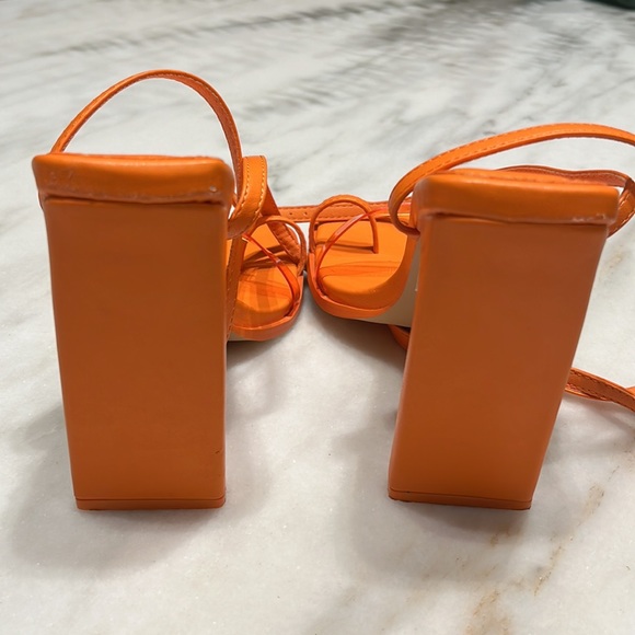 Excellent condition EGO heels US size 8 - Picture 3 of 5